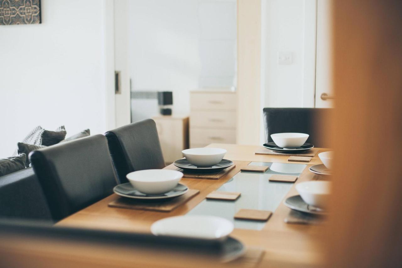 Serviced Apartment In Liverpool City Centre - Free Parking - Balcony - By Happy Days Zewnętrze zdjęcie