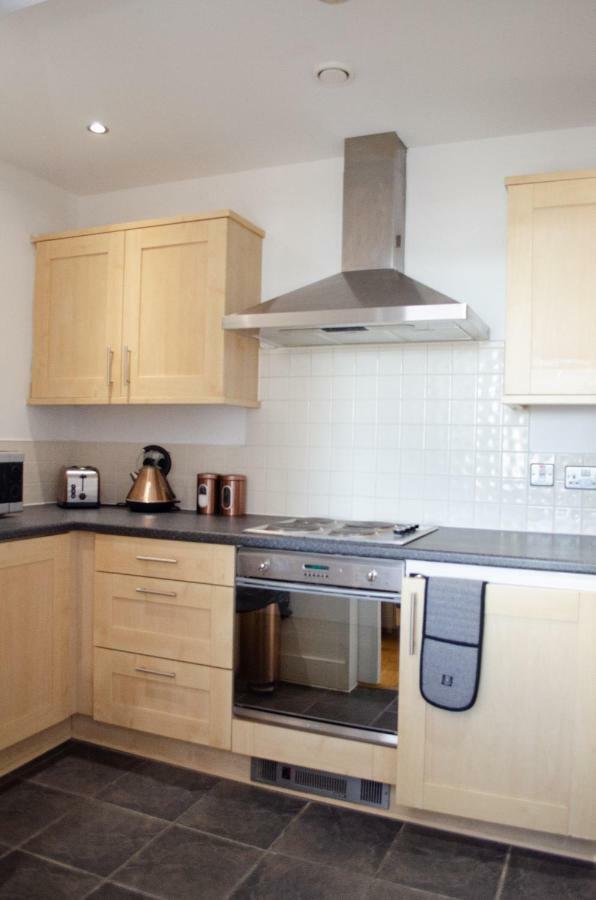 Serviced Apartment In Liverpool City Centre - Free Parking - Balcony - By Happy Days Zewnętrze zdjęcie