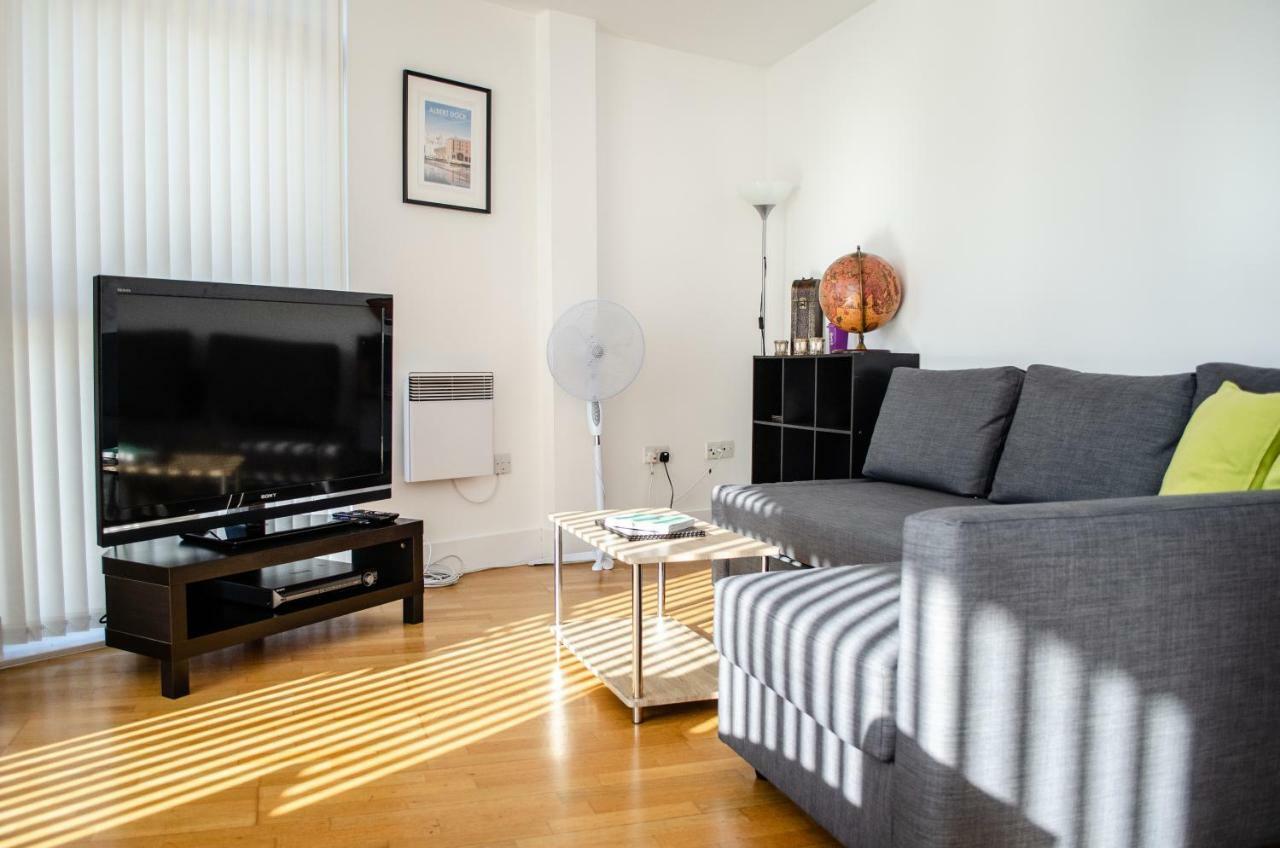 Serviced Apartment In Liverpool City Centre - Free Parking - Balcony - By Happy Days Zewnętrze zdjęcie